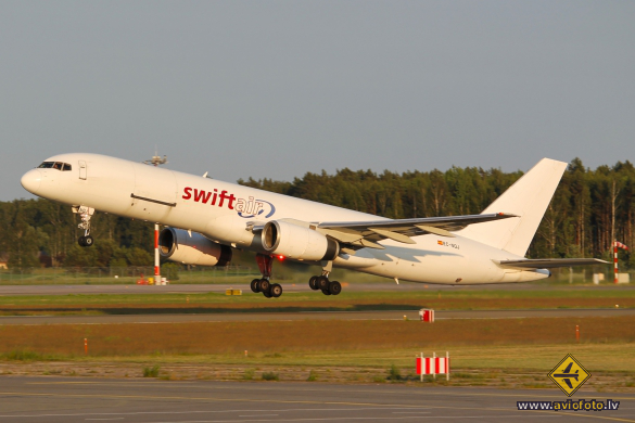 Boeing 757-23APF